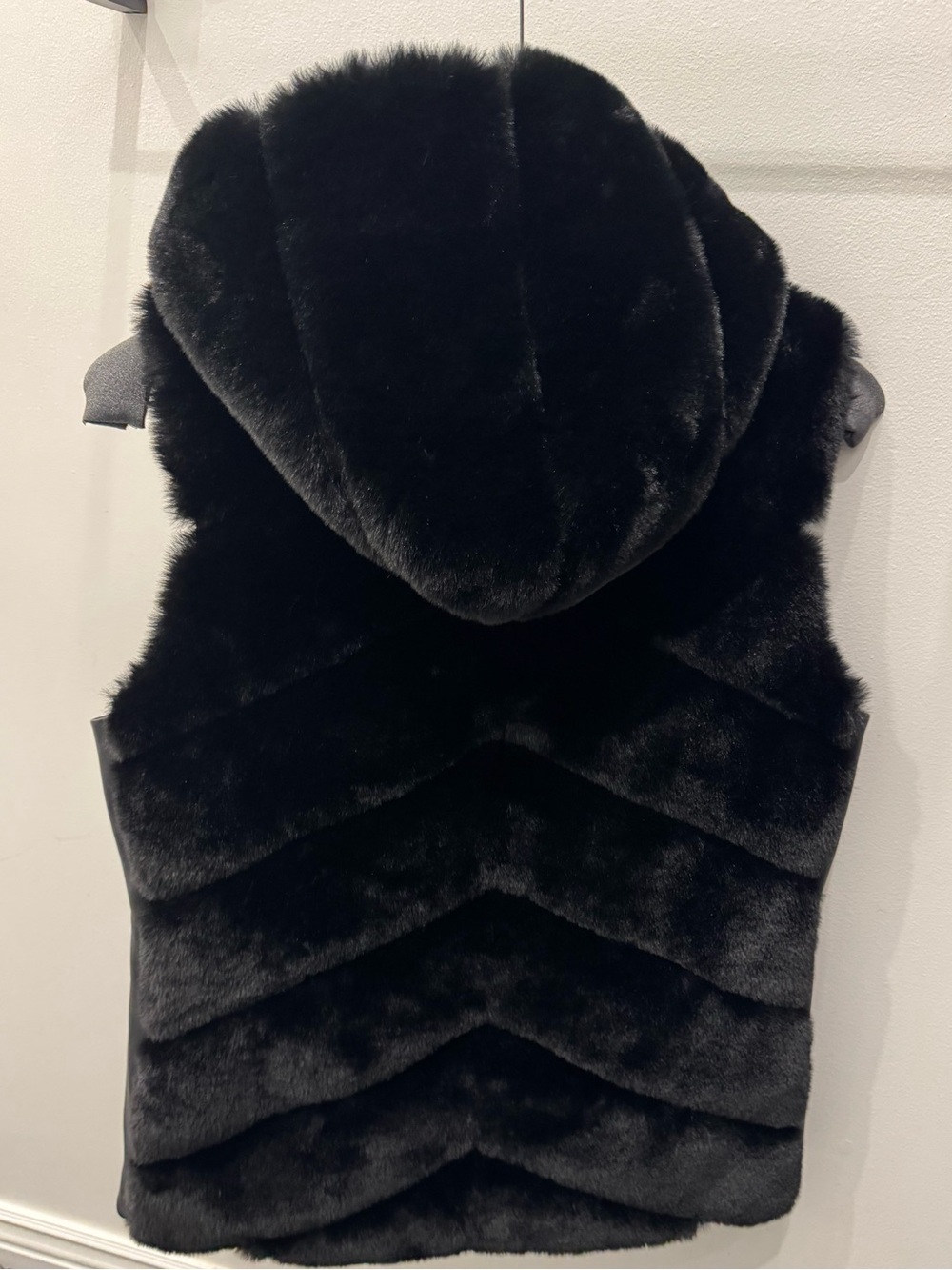 MICHAEL Michael Kors Black Faux Fur Hooded Vest with Leather Side Panels - Picture 6 of 8